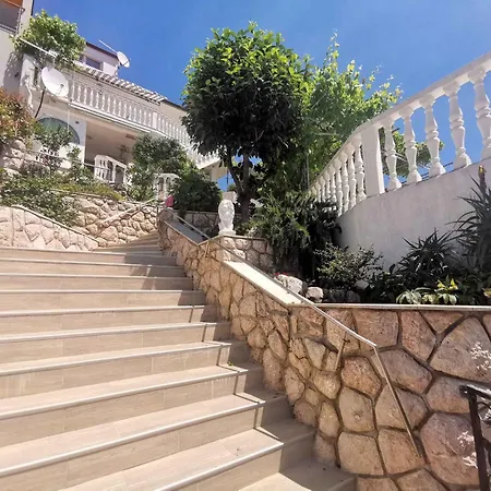 In Core Area Of アパート